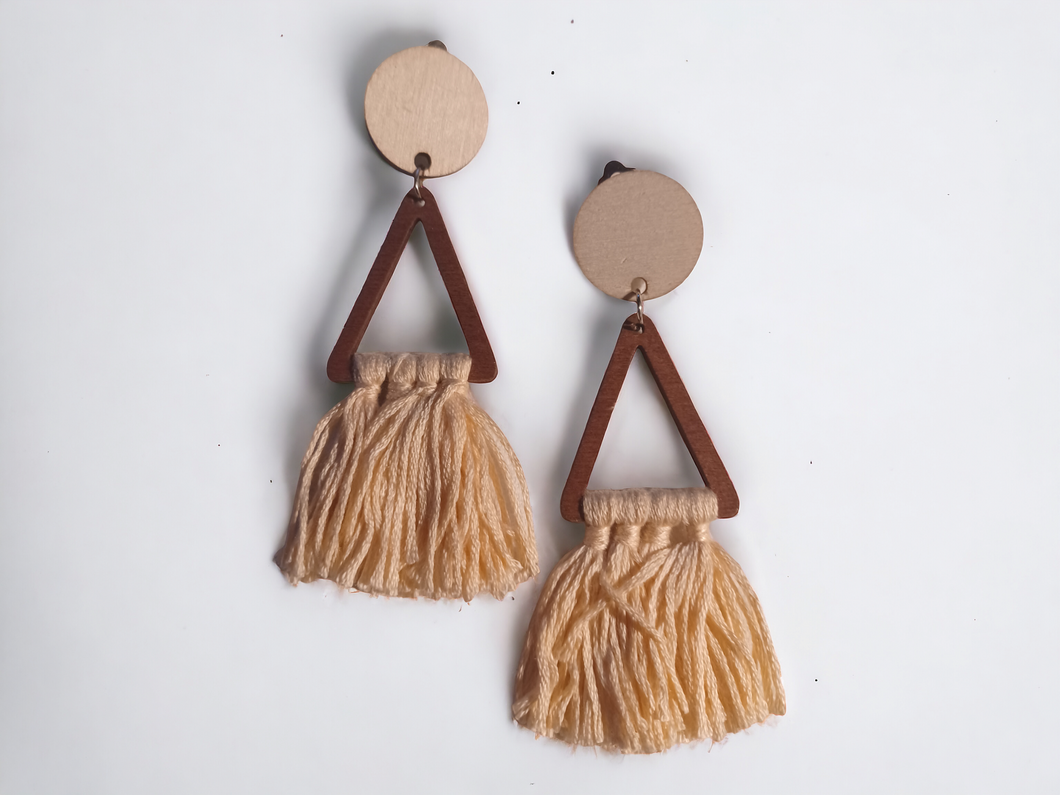 Clip on boho wood and yarn earrings