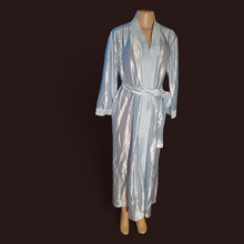 Load image into Gallery viewer, Vintage 1970s Kimono Robe Small
