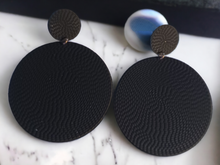 Load image into Gallery viewer, Hammered disc clip on earrings
