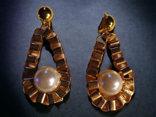Load image into Gallery viewer, Faux pearl and chain clip on earrings
