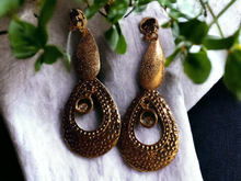 Load image into Gallery viewer, Hammered metal boho clip on e
