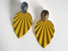 Load image into Gallery viewer, Mid century modern design metal earrings
