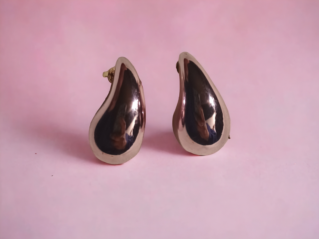 Modern minimalist teardrop stud earrings