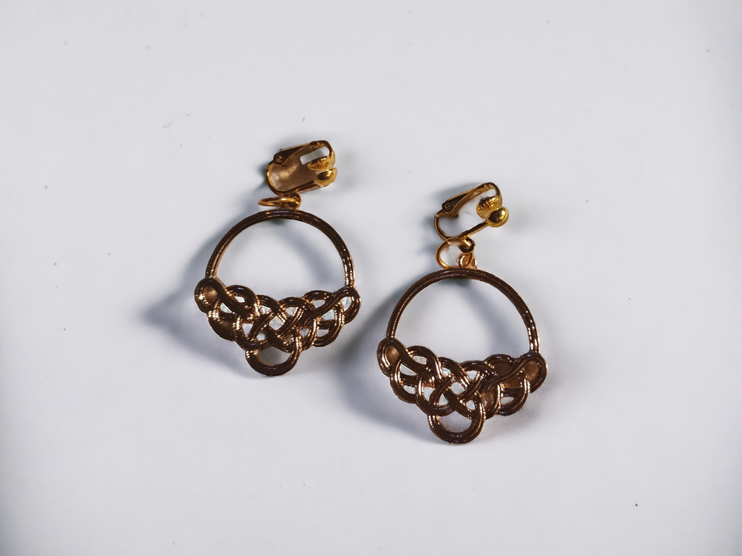 Small clip on Abstract hoops