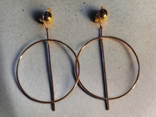 Load image into Gallery viewer, Minimalist gold hoop clip on earrings
