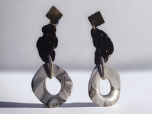 Load image into Gallery viewer, Handmade Abstract chain clip on earrings
