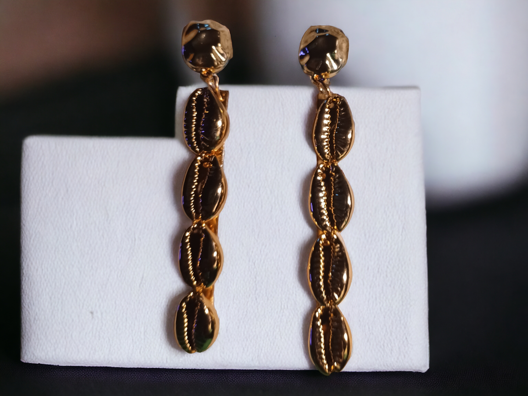 Handmade Minimalist cowrie shell clip on earrings
