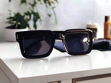 Load image into Gallery viewer, Unisex modern wayfarer sunglasses new
