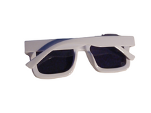 Load image into Gallery viewer, Unisex modern wayfarer sunglasses new
