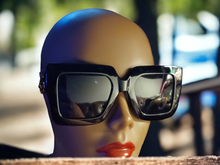 Load image into Gallery viewer, Oversized square lense sunglasses black
