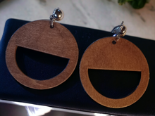 Load image into Gallery viewer, Clip on Minimalist Geometric wood Earrings
