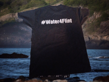 Load image into Gallery viewer, Flint lives matter tee M
