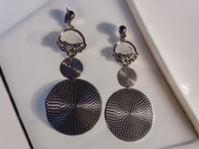 Load image into Gallery viewer, Abstract hammered silver metal clip on earrings
