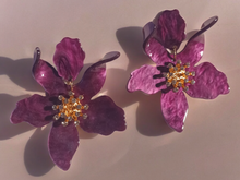 Load image into Gallery viewer, Large abstact acrylic flower clip on earrings
