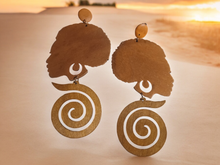 Load image into Gallery viewer, Handmade Afrocentric Design Wooden Clip on Earrings
