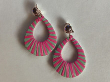 Load image into Gallery viewer, Handmade raffia clip on hoops
