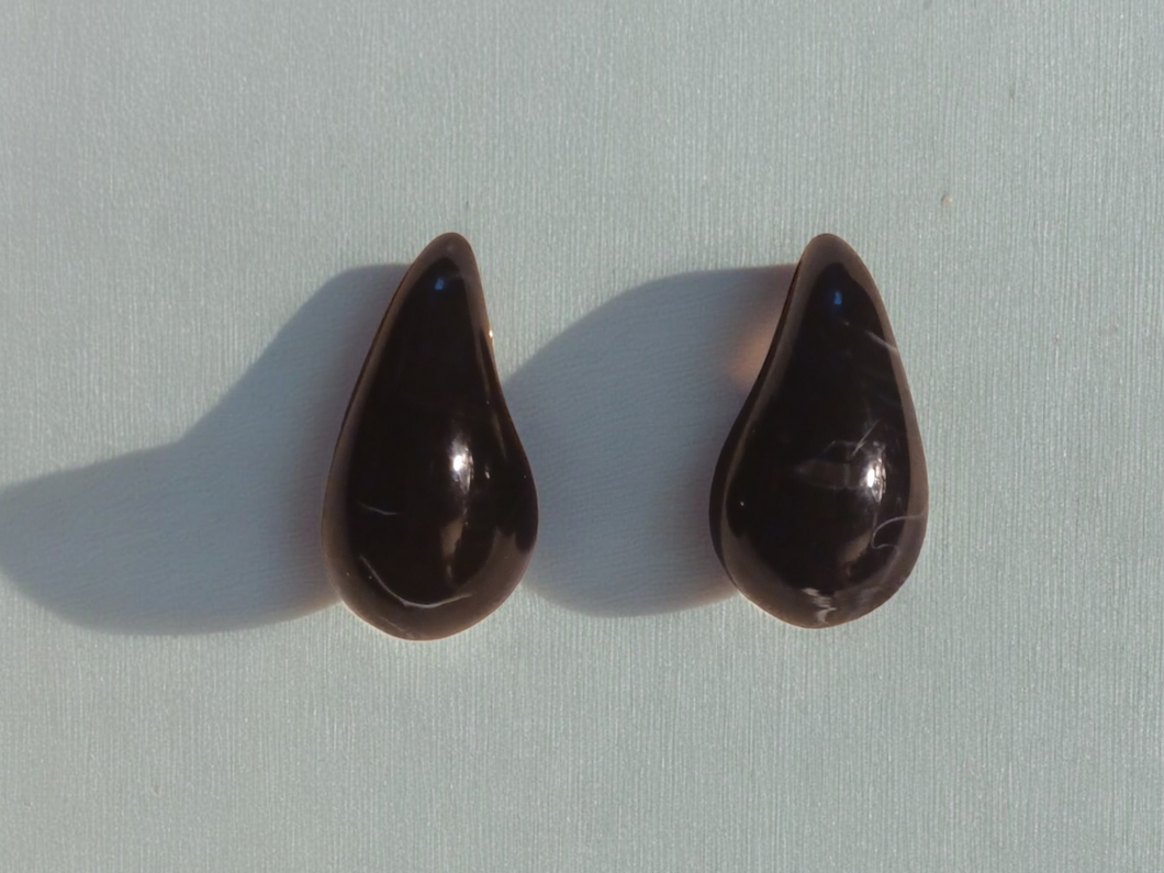 Modern minimalist teardrop stud earrings