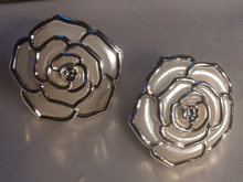 Load image into Gallery viewer, Vintage clip on giant acrylic rose earrings
