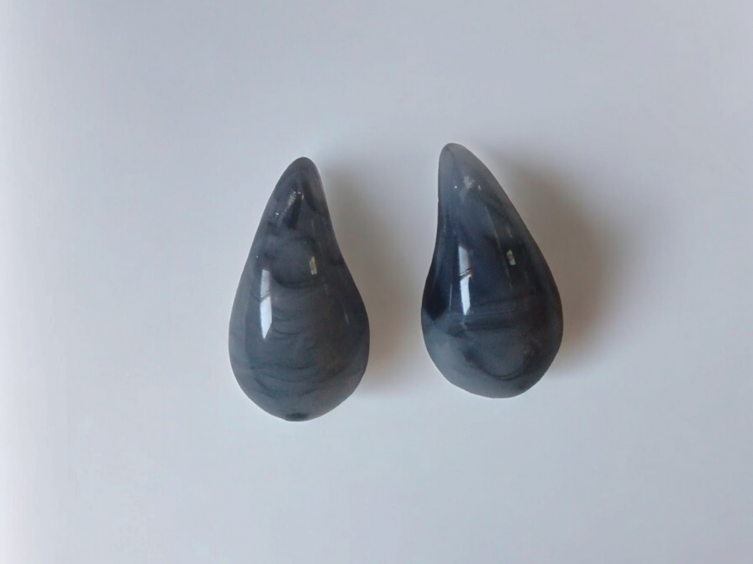 Modern minimalist teardrop stud earrings