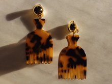 Load image into Gallery viewer, Clip on Unique acrylic afro pick earrings
