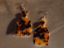 Load image into Gallery viewer, Unique acrylic afro pick earrings
