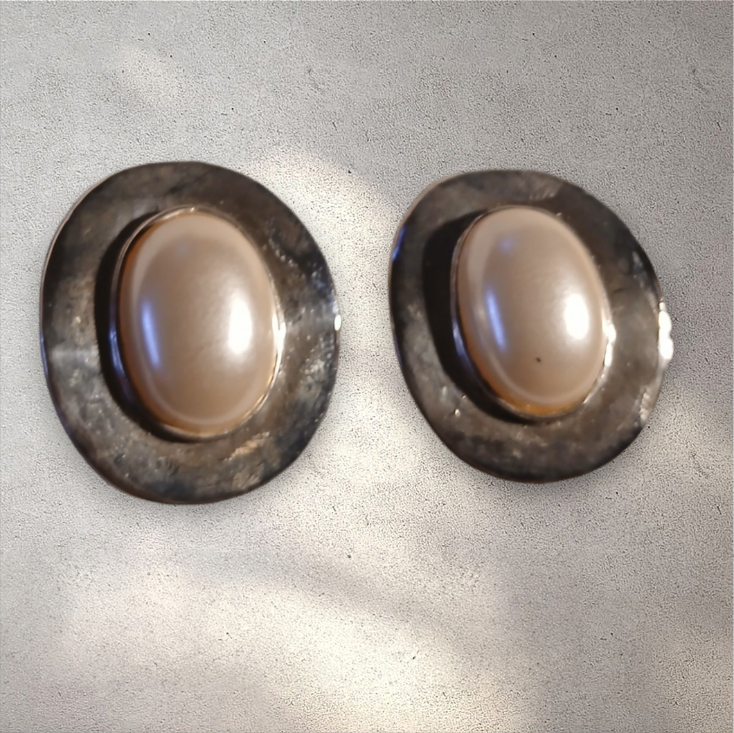 Vintage faux pearl clip on studs