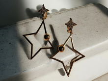 Load image into Gallery viewer, Abstract star design clip on earrings
