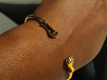 Load image into Gallery viewer, Classic African alloy fist bracelet
