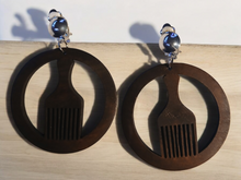 Load image into Gallery viewer, Wooden afro pick clip on earrings
