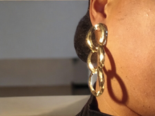 Load image into Gallery viewer, Classic gold chain earrings
