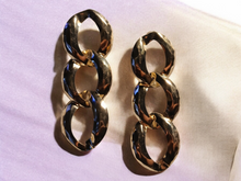 Load image into Gallery viewer, Classic gold chain earrings
