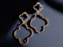 Load image into Gallery viewer, Lucky gold clover large earrings
