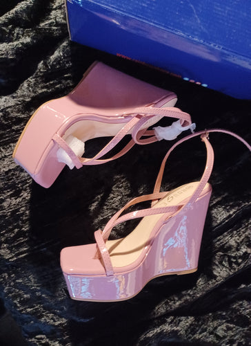 Pink patent leather stappy platform heels 6 Kargo Fresh