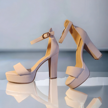 Load image into Gallery viewer, Platform heels 9.5 Kargo Fresh
