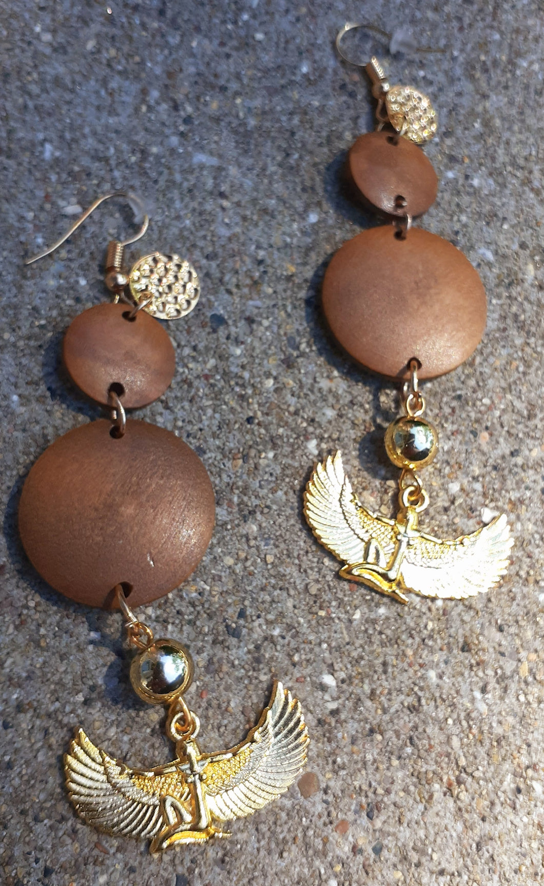 Queen ISIS Earrings Kargo Fresh