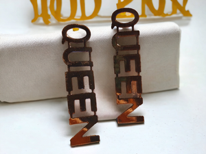 Queen nameplate earrings Gold Kargo Fresh