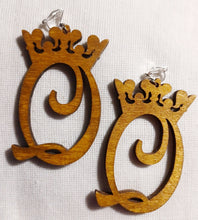 Load image into Gallery viewer, Queens Crown Clip on wooden Handmade Earrings Kargo Fresh
