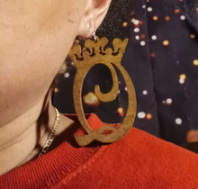 Load image into Gallery viewer, Queens Crown Clip on wooden Handmade Earrings Kargo Fresh
