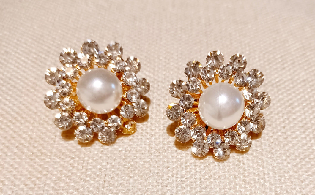 Rhinestone and Pearl Cluster Clip On Earrings Kargo Fresh