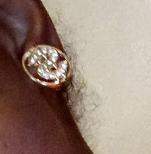 Load image into Gallery viewer, Rhinestone dollar sign clip on earrings Kargo Fresh
