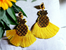 Load image into Gallery viewer, Rhinestone pineapple design clip on earrings Kargo Fresh
