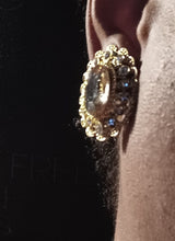 Load image into Gallery viewer, Rhinestone stud cluster clip ons Kargo Fresh
