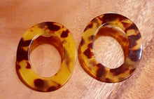 Load image into Gallery viewer, Ring Tortoise Acrylic Earrings Kargo Fresh
