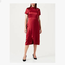 Load image into Gallery viewer, Making the Cut Season 3 episode 3 Satin Midi Dress NWT 3XL
