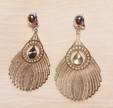 Load image into Gallery viewer, Silver Abstract Feather design Clip On Earrings Kargo Fresh
