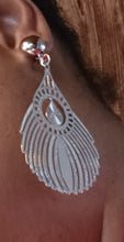 Load image into Gallery viewer, Silver Abstract Feather design Clip On Earrings Kargo Fresh
