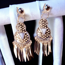 Load image into Gallery viewer, Silver Abstract  metal tassel design Clip On Earrings Kargo Fresh

