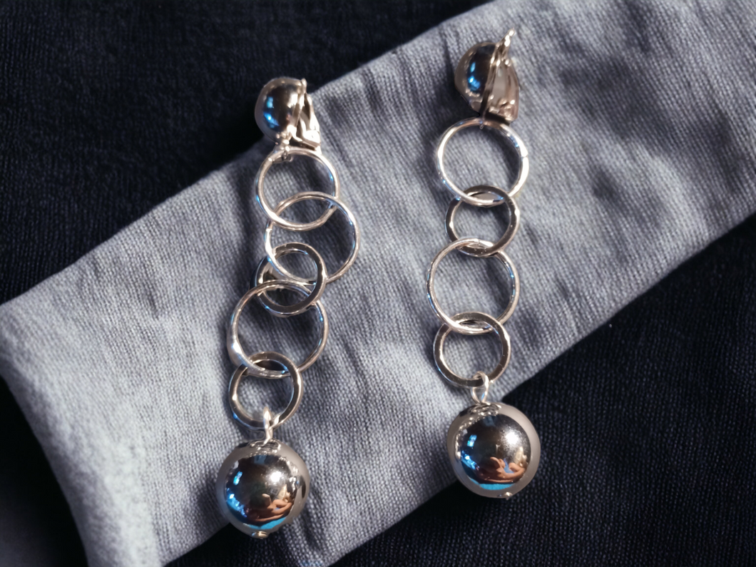 Silver ball and chain clip on earrings Kargo Fresh
