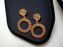 Load image into Gallery viewer, Small Abstract Hammered Minimalist Clip on Earrings Kargo Fresh
