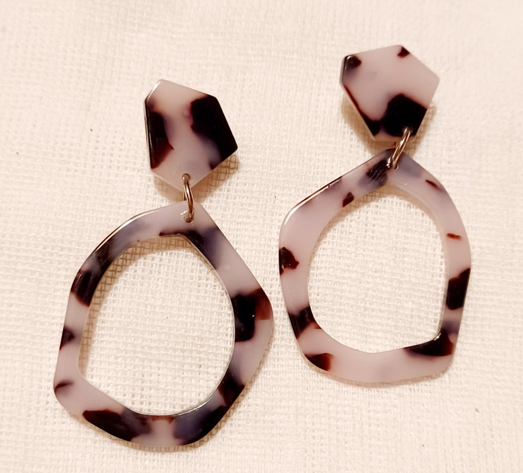 Small Clip on Tortoise Lucite Earrings Kargo Fresh